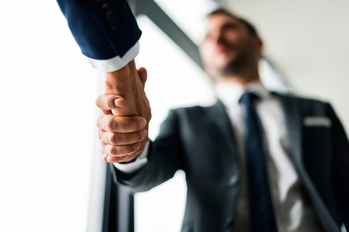 Google Business Profile: jak napisać opis, wybrać kategorie i zdobyć więcej klientów lokalnych